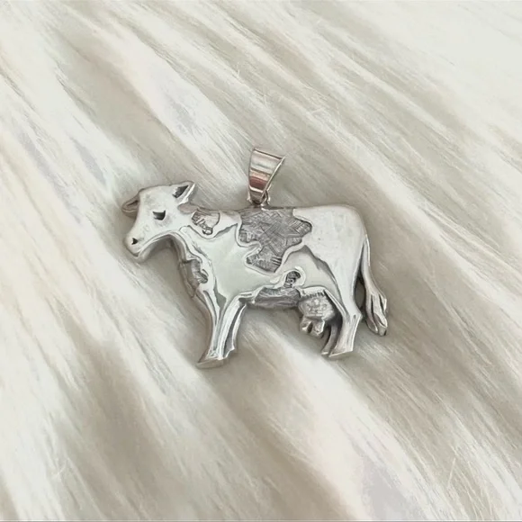 Ultra RARE COW pendant James AveryCOLLECTORS PIECE